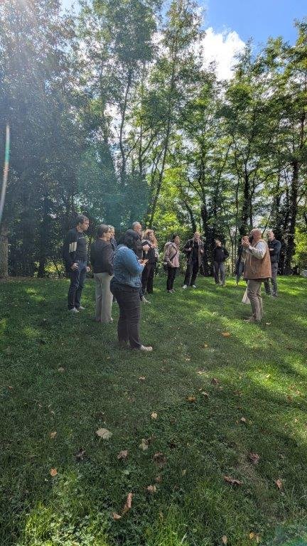 Austausch im Freien im Schlosspark
